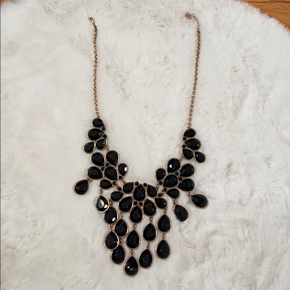 Black tiered necklace